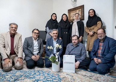 عیادت مدیرعامل گروه پتروایران از نخبه ورزشکار و علمی صنعت نفت
